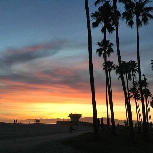 Profile Picture of Mary Deseve (@mdeseve2000) on Poshmark