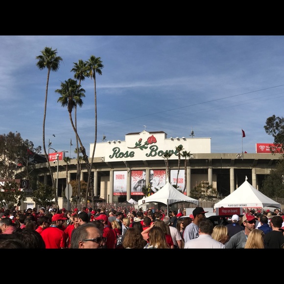 Profile Picture of Greg Thornton (@gsugreg) on Poshmark