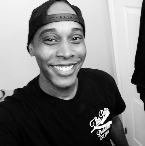 Profile Picture of Cedrick Scarvers (@docholiday562) on Poshmark