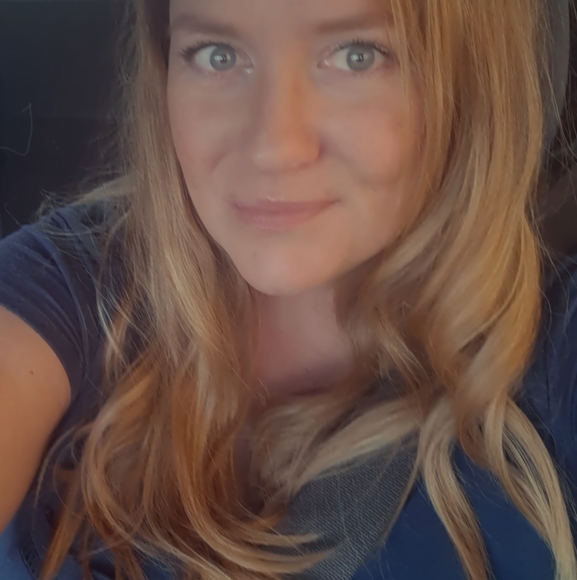 Barbie Maier - Poshmark Profile Picture of Barbie Maier (@mikiesangel) on Poshmark