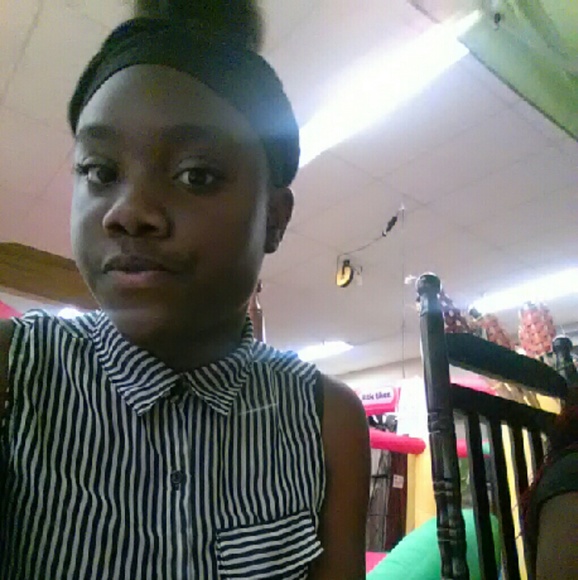 Profile Picture of Shaquanda Barnes (@citygirlquanda) on Poshmark