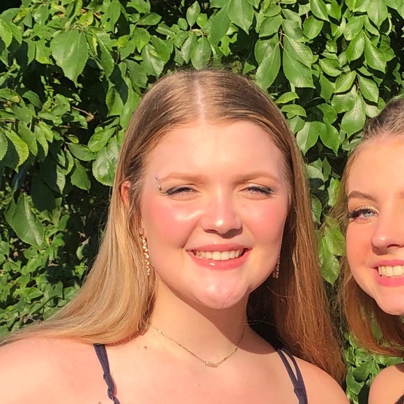 Profile Picture of Sophia Buland (@sbuland) on Poshmark