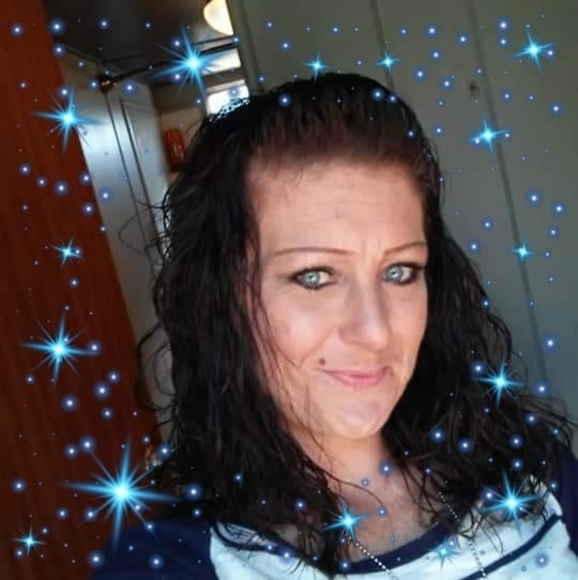 Profile Picture of Amber Burrows (@amberlacole33) on Poshmark