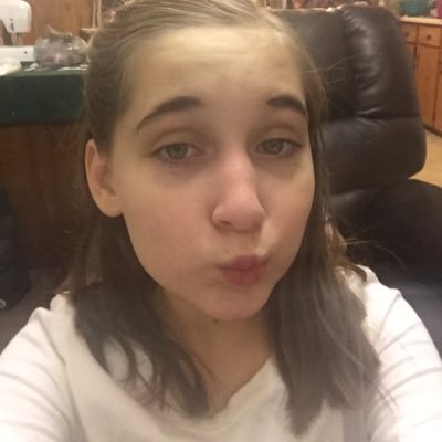 Profile Picture of Eva Neufeld (@EvaNeufeld23) on Twitter