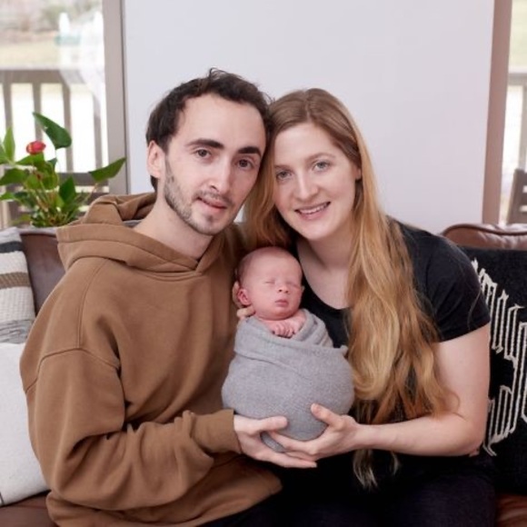 Profile Picture of Megan Kahue (@kahuemegan) on Poshmark