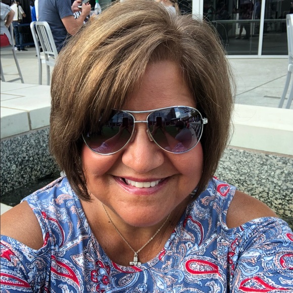 Profile Picture of Kim Mccurry (@kimmiejo11) on Poshmark