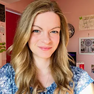 Profile Picture of Fi ✨ (@fionahollings) on Tiktok