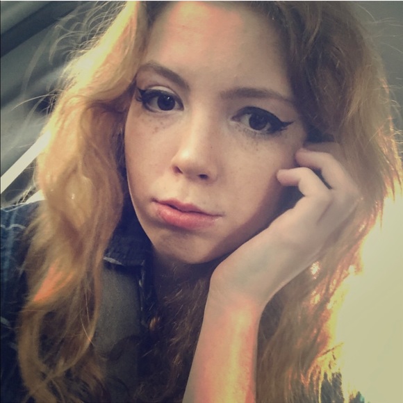 Profile Picture of Kaylee Quinn (@noontillmoon) on Poshmark