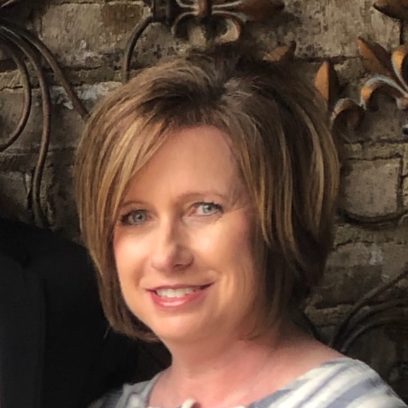 Profile Picture of Michelle Wigginton (@dmwigginton) on Poshmark