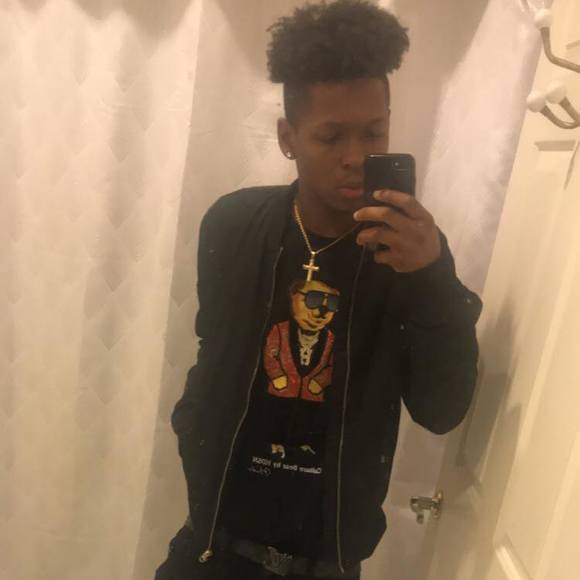 Profile Picture of Devaughn Hampton (@dhamp123) on Poshmark