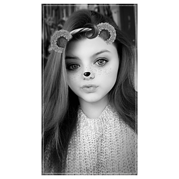 Profile Picture of Skylar Milewski (@skyamazing18) on Poshmark