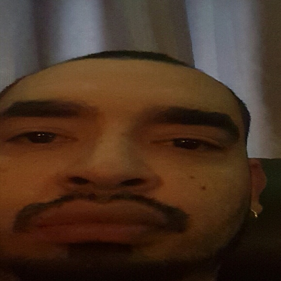 Profile Picture of Daniel Gonzales (@danielgonzales) on Poshmark