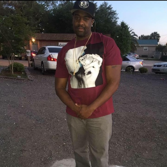 Profile Picture of Jeffrey James (@biggalife) on Poshmark