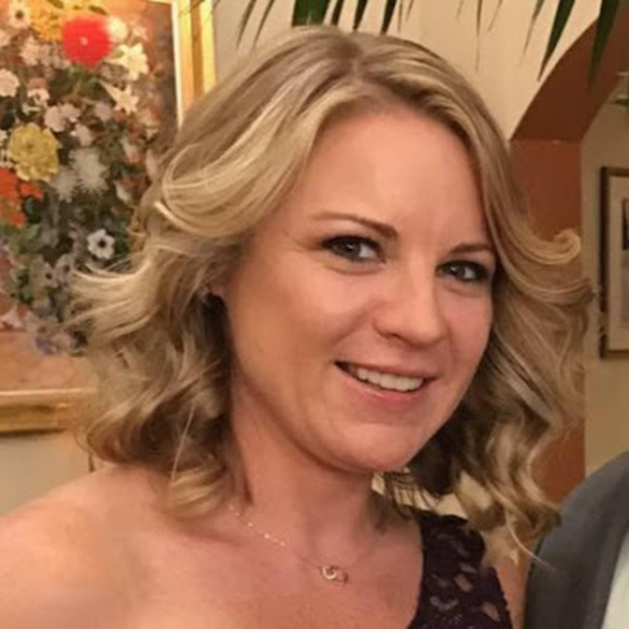 Profile Picture of Ashling (@ashlingaloesch) on Poshmark