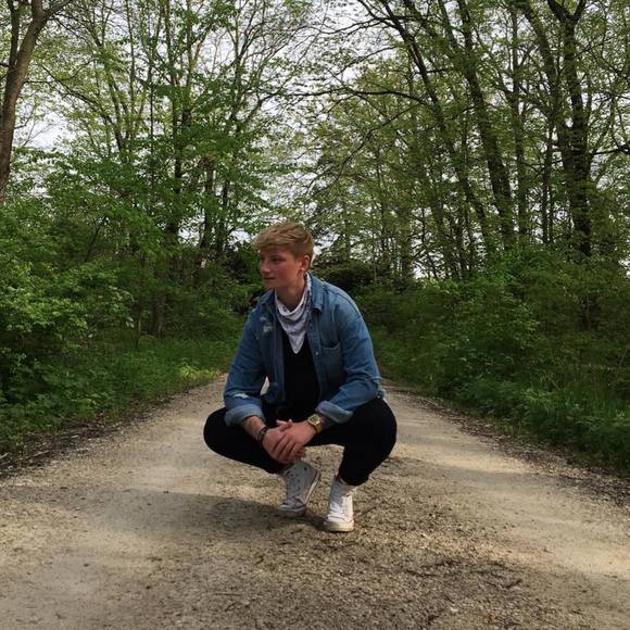 Profile Picture of Jen Randall (@sexylovestar) on Poshmark