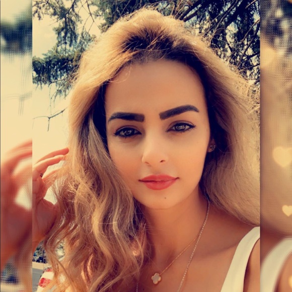 Profile Picture of Zahra Abbas (@z_alobaidy) on Poshmark