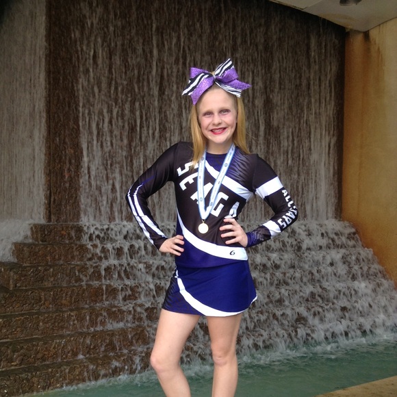 Profile Picture of Adriana Phillips (@adri4900) on Poshmark