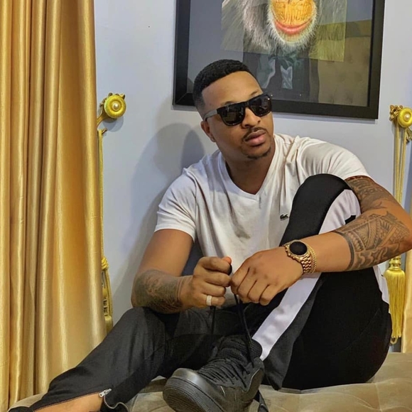 Profile Picture of Kelly Moore (@kmoore1969) on Poshmark