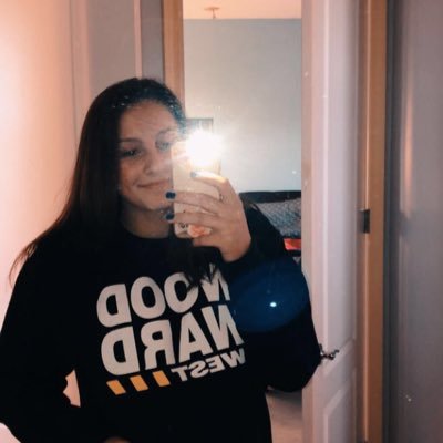 Profile Picture of Julia (@julia_silvestri) on Twitter