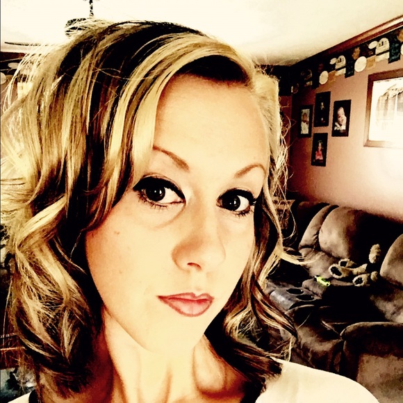 Profile Picture of Chasity Oliver (@chasity0820) on Poshmark