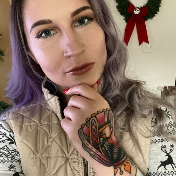 Profile Picture of Carissa Cabaniss (@cc112291) on Poshmark