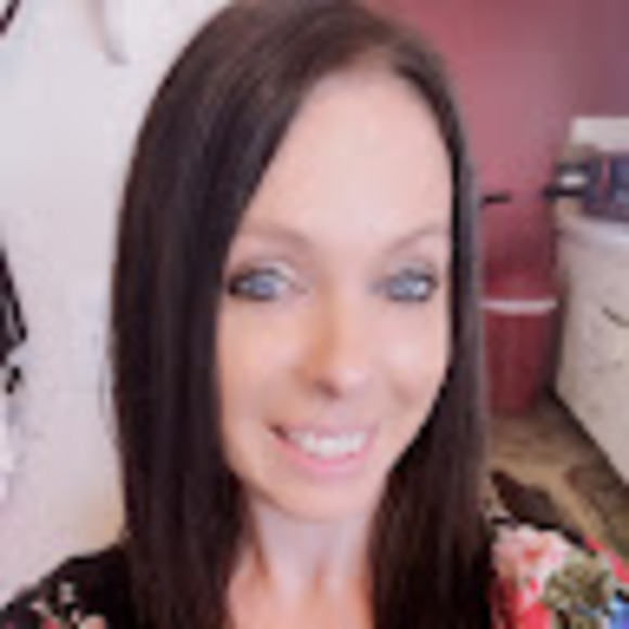 Profile Picture of Natasha Conard (@natashaconard) on Poshmark