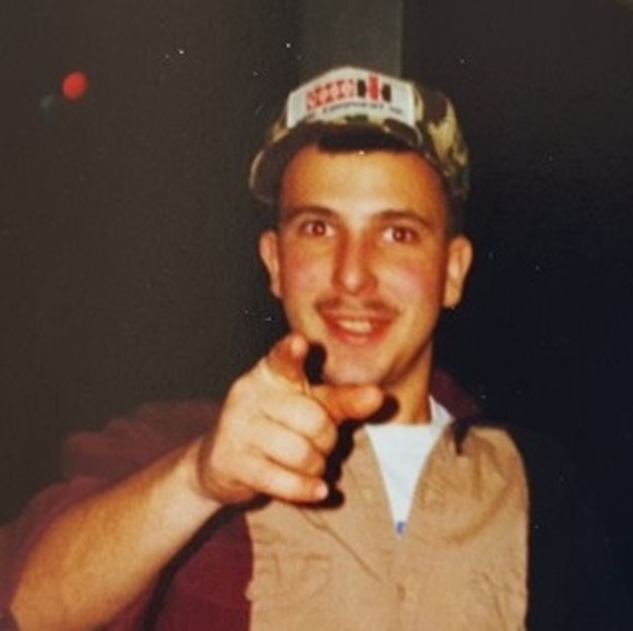 Profile Picture of Dan Fowler (@danielcfowler) on Poshmark