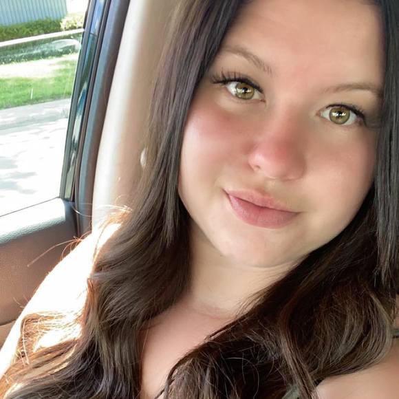 Profile Picture of Marie-Ève Moreau (@mawiemawie) on Poshmark