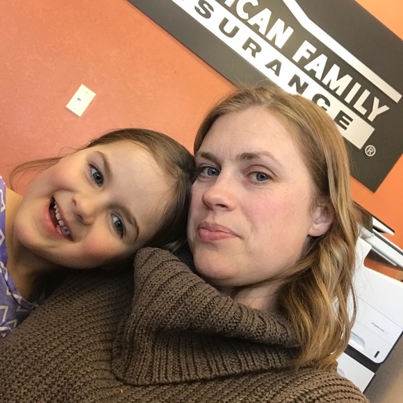 Jill Brovold - Poshmark Profile Picture of Jill Brovold (@jillbrovold) on Poshmark