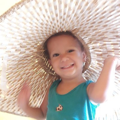 Profile Picture of Iris Valladares (@Irisvalladare15) on Twitter