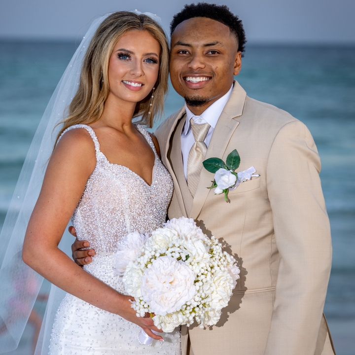 Profile Picture of Mia & Waylon (@mianwaylon) on Tiktok