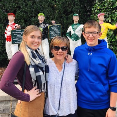 Profile Picture of Anna Baker (@AnnaBaker98) on Twitter