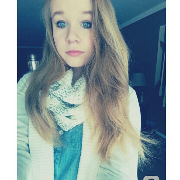 Profile Picture of Alexis Chaplin (@chapsy_11) on Poshmark