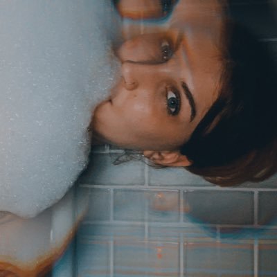 Profile Picture of Robin (@Robin_noelle) on Twitter