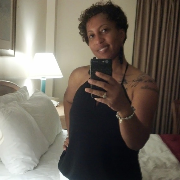 Profile Picture of Charmaine Roberts (@charmaine6773) on Poshmark