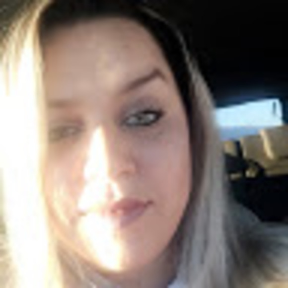 Profile Picture of Amelia Perez (@ameliaperez760) on Poshmark