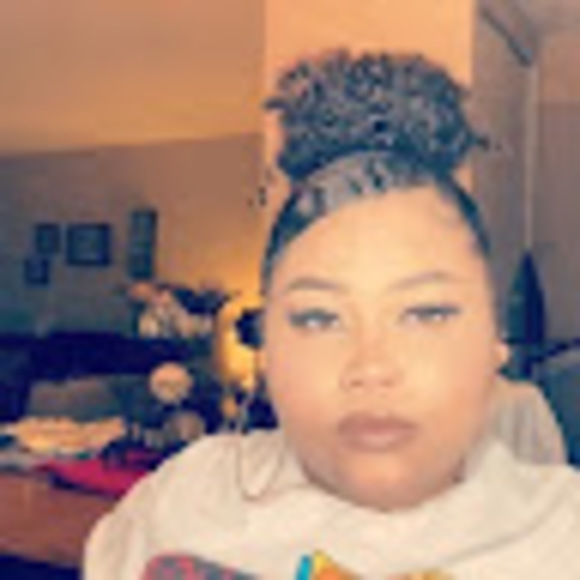 Profile Picture of Sidne Mackall (@sidjaimack12) on Poshmark