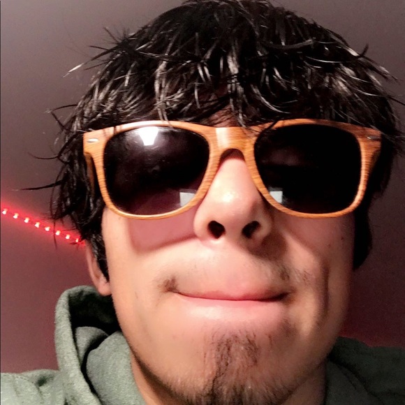 Profile Picture of Cameron Pemberton (@cameronpemberto) on Poshmark