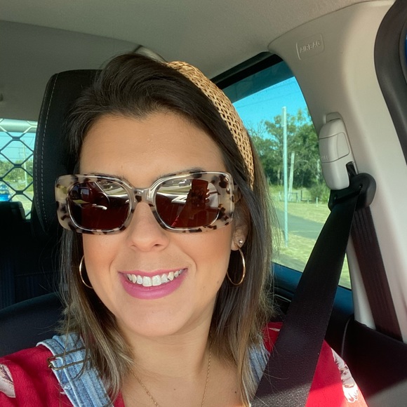 Profile Picture of Juliana Costa (@juccosta) on Poshmark