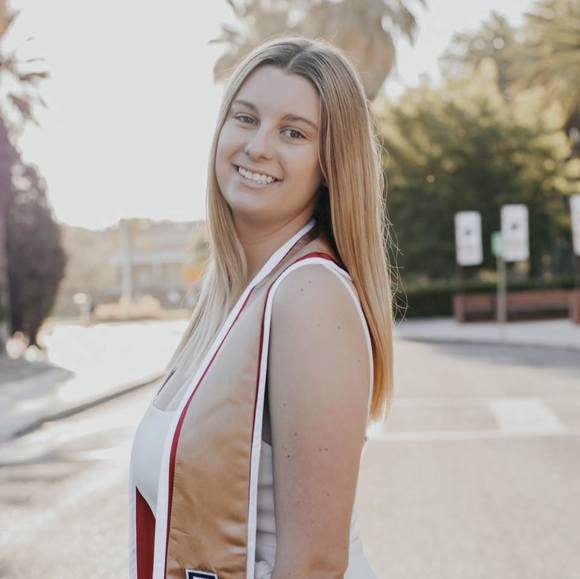 Profile Picture of Alyssa Schwantner (@1ajschwantner) on Poshmark