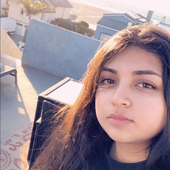 Hailah Ortiz - Poshmark Profile Picture of Hailah Ortiz (@nicoleortiz_626) on Poshmark