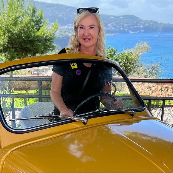 Profile Picture of Johanne Boerio (@johanneboerio) on Poshmark