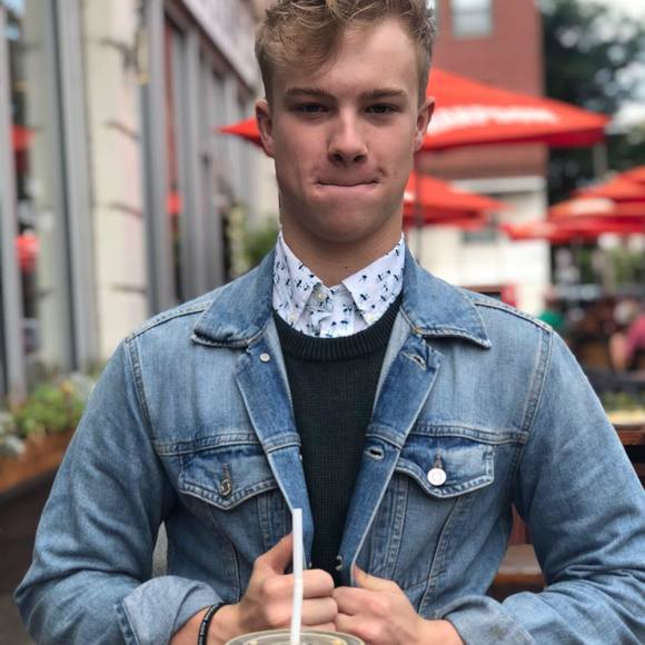 Profile Picture of Michael Hoey (@bearhoeyonbway) on Poshmark