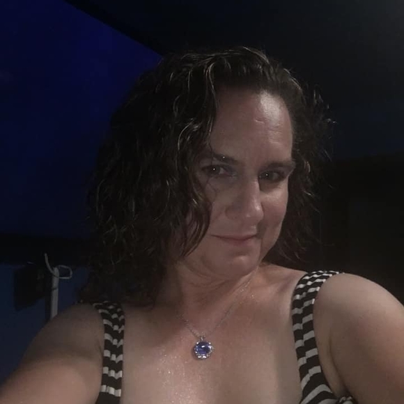 Profile Picture of Julie Buczkowski (@julie030619742) on Poshmark