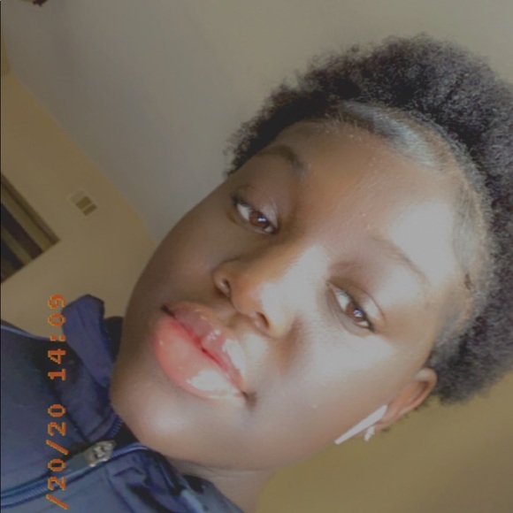 Profile Picture of Alexus Watson (@alexuswatson932) on Poshmark