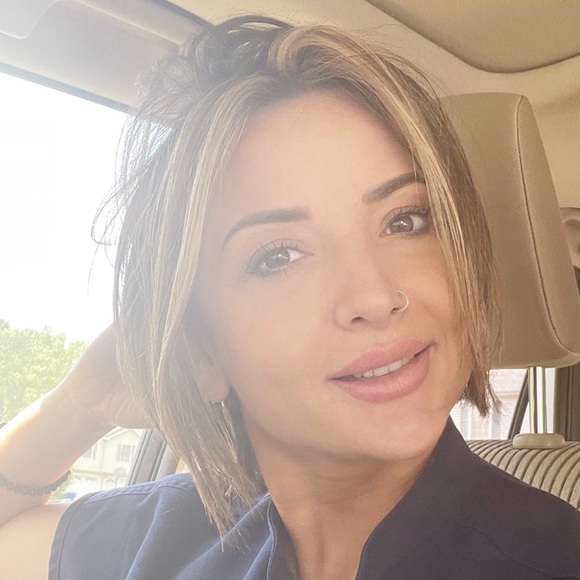 Profile Picture of Basia Murzynski (@basiaaprn) on Poshmark