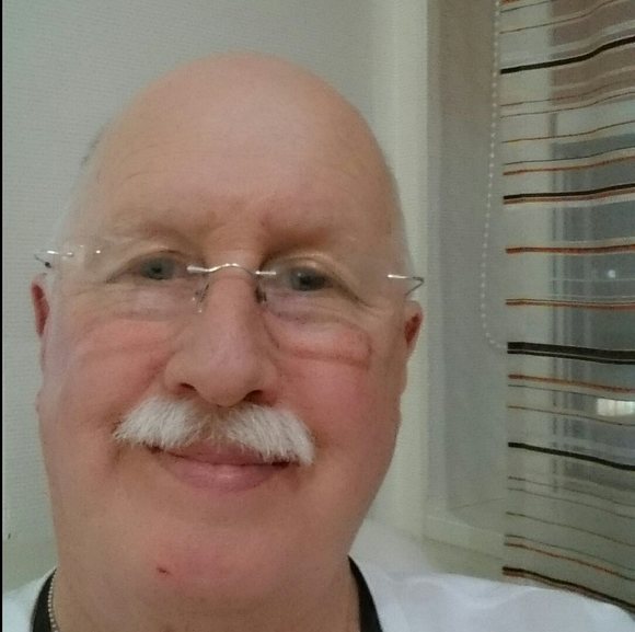 Profile Picture of Lee Readenour (@leereadenour) on Poshmark