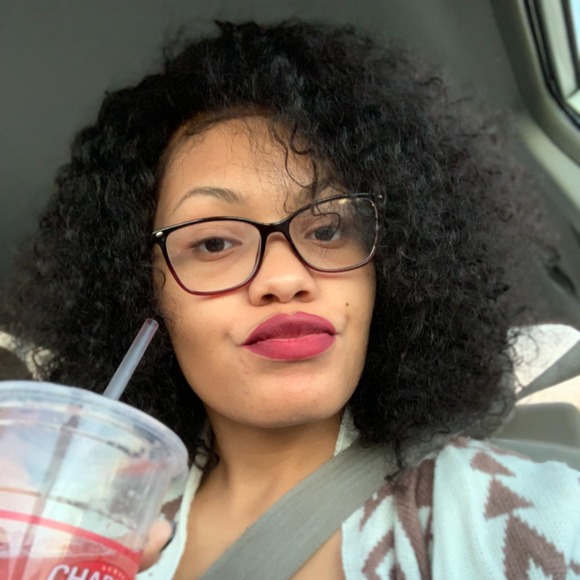 Profile Picture of Bianca Blakely (@biancablakely) on Poshmark