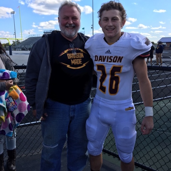 Profile Picture of Hunter Leach (@leach026) on Poshmark