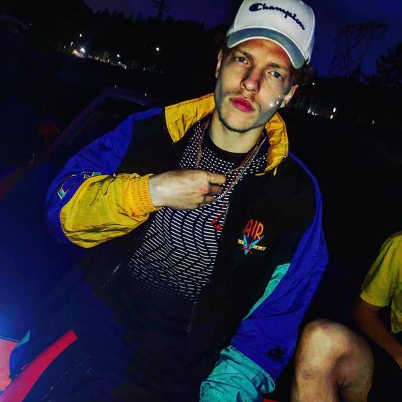 Profile Picture of Eric Ault (@eric_ault) on Poshmark